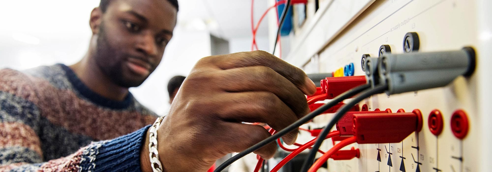 الهندسة الإلكترونية والاتصالات